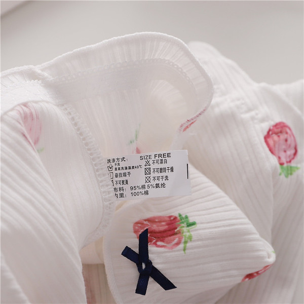 Γυναικεία μπικίνι με διαφορετική εκτύπωση - ένα σύνολο τριών κομματιών