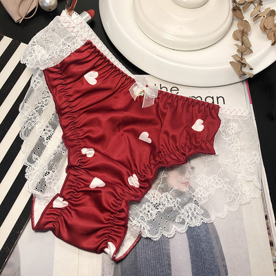 Női bikini szívekkel, csipkével