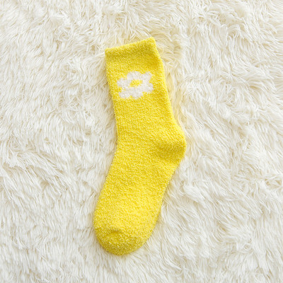 Puha anyagból készült női téli zokni mintával