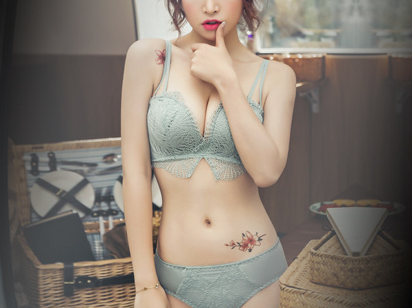 Női intim fehérnemű kétrészes bikini + melltartó