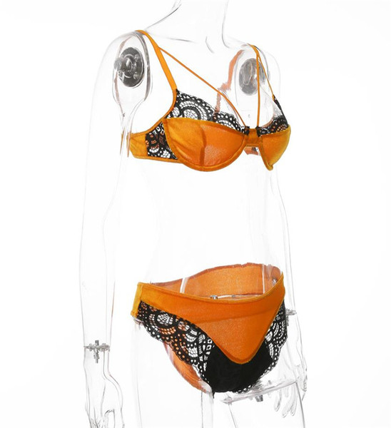 Modern kétrészes szett narancssárga csipkével