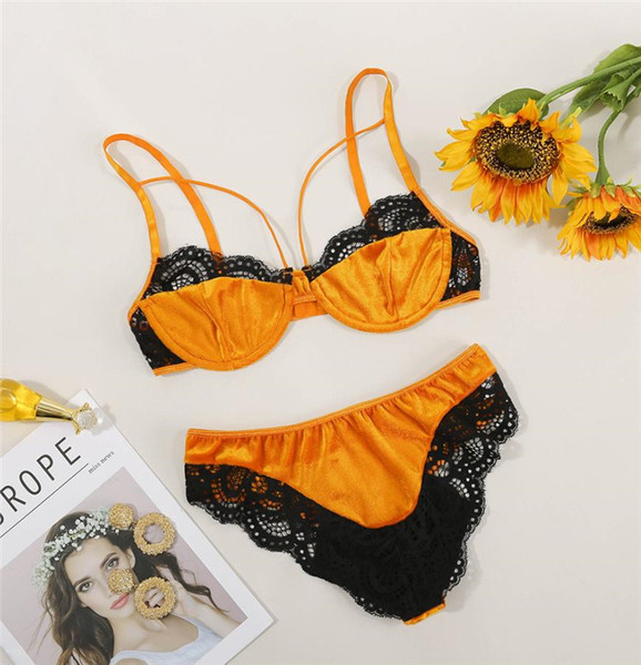 Modern kétrészes szett narancssárga csipkével