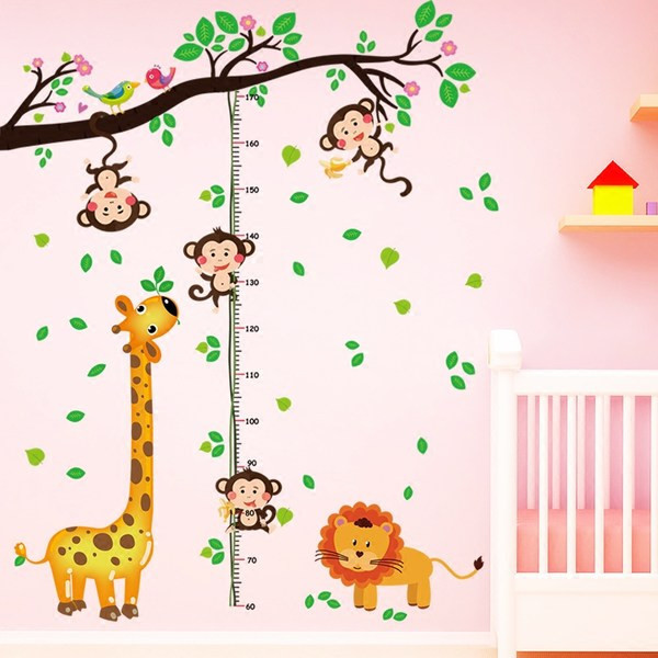 Lipdukas vaikų kambariui su įvairiais elementais