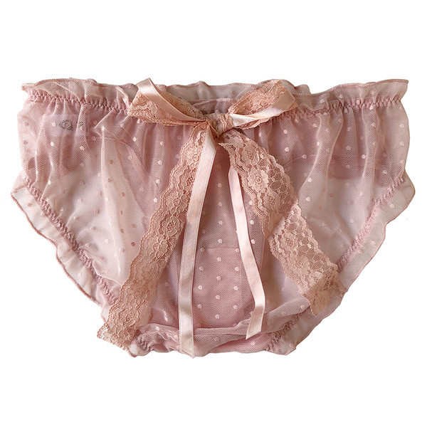 Fehérnemű csipkeszalaggal és hálóval