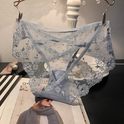 Női átlátszó bikini csipkével és keresztkötésekkel