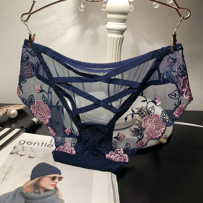 Női átlátszó bikini csipkével és keresztkötésekkel