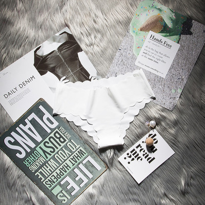 Varrat nélküli női bikini sima minta