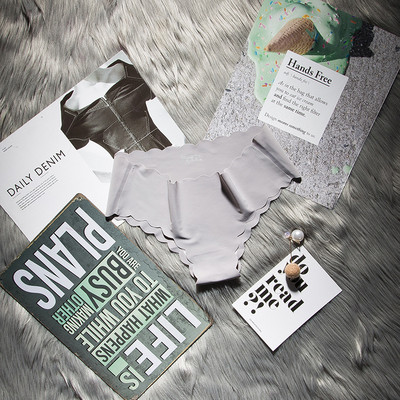 Varrat nélküli női bikini sima minta