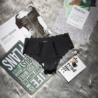 Varrat nélküli női bikini sima minta