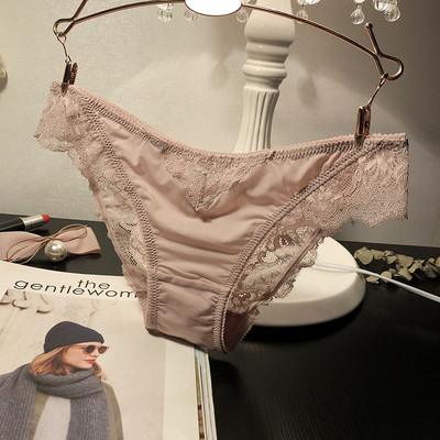 Női bikini csipkével hátul