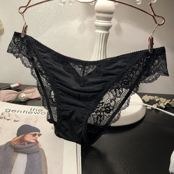 Női bikini csipkével hátul