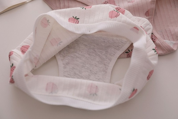 Öt napi női bikini készlet applikációkkal