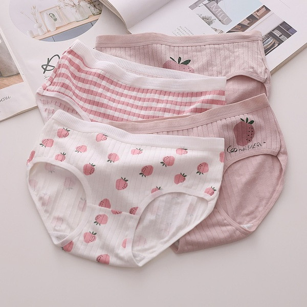 Öt napi női bikini készlet applikációkkal