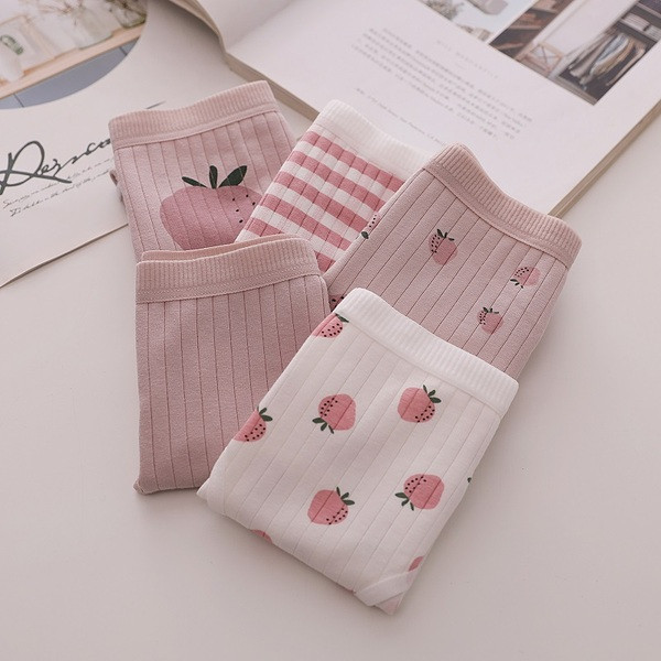 Öt napi női bikini készlet applikációkkal