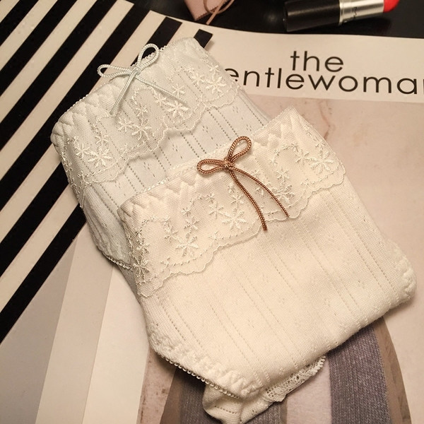 Női pamut bikini csipkével