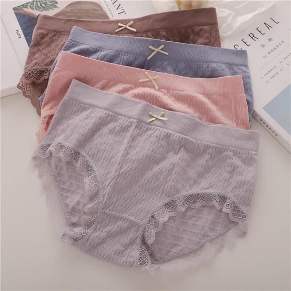 Négy darab női bikini szett légáteresztő anyagból, csipkével