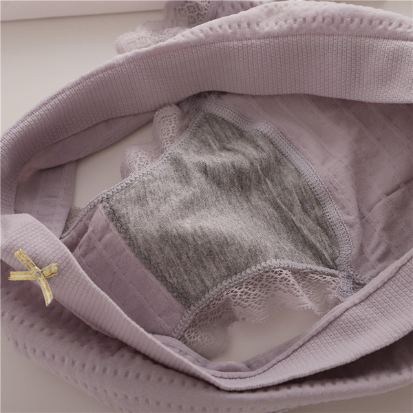 Négy darab női bikini szett légáteresztő anyagból, csipkével