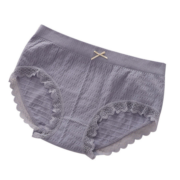 Négy darab női bikini szett légáteresztő anyagból, csipkével