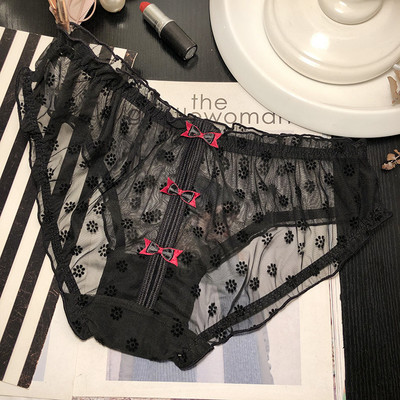 Női átlátszó bikini szalaggal a hátán