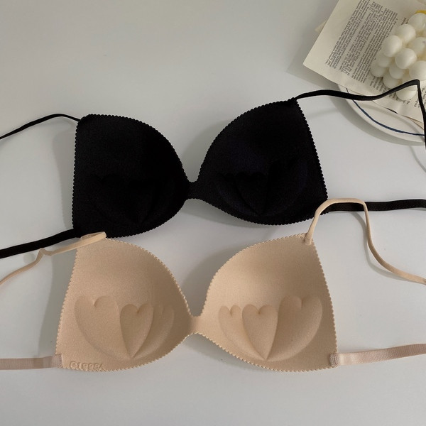 Sima női melltartó háromszög alakú, vékony pántokkal