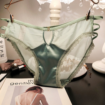 Női bikini kivágott résszel és csipkével