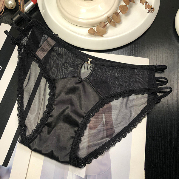 Női bikini kivágott résszel és csipkével