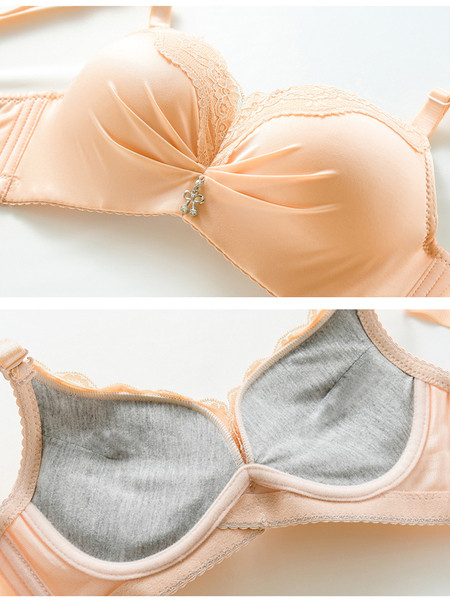 Νέο μοντέλο γυναικείο σουτιέν με δαντέλα και μεταλλικό στοιχείο