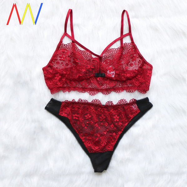 Női intim melltartó és bikini szett csipkével