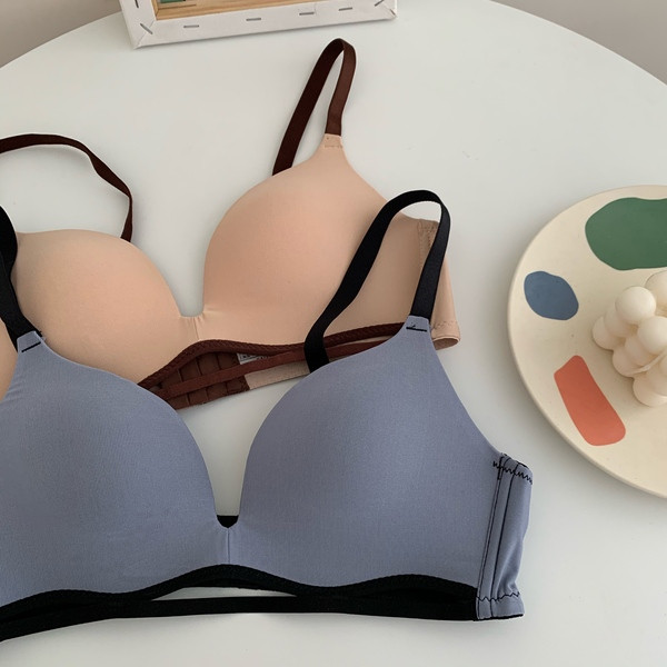 Γυναικείο σουτιέν με λαιμόκοψη - κλασικό μοντέλο