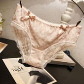 Női bikini csipkével és szalagokkal