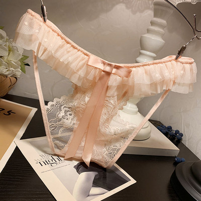 Női bikini csipkével és szalaggal - vágott résszel