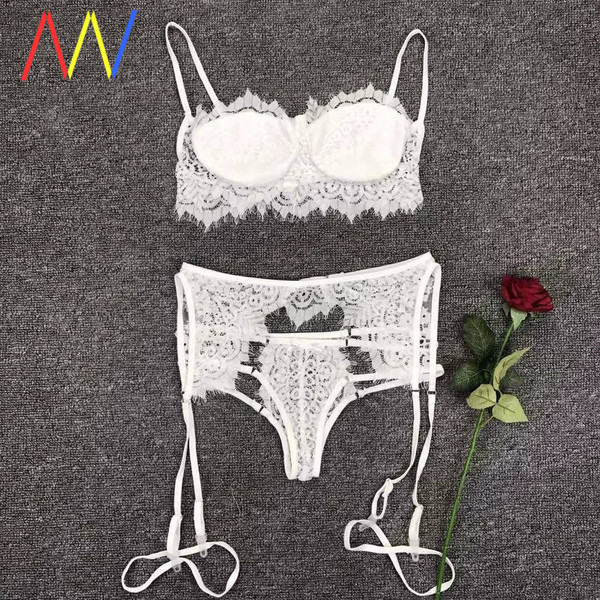 Δαντελωτό γυναικείο σετ - σουτιέν και στρινγκ