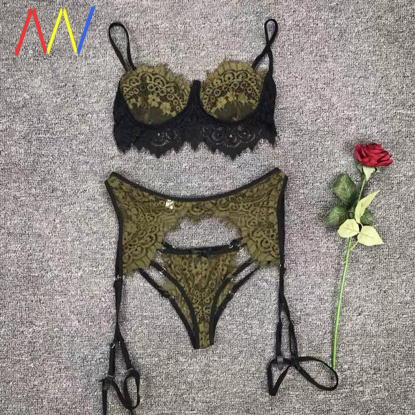 Δαντελωτό γυναικείο σετ - σουτιέν και στρινγκ