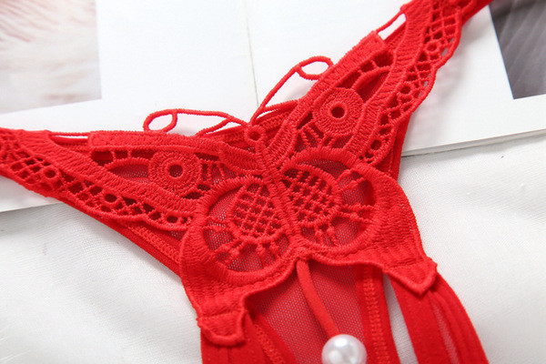 Μοντέρνα γυναικεία στρινγκ με πέρλες