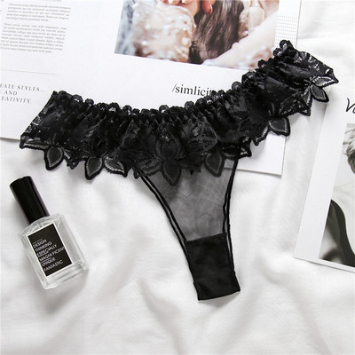 Női átlátszó tangák csipkével