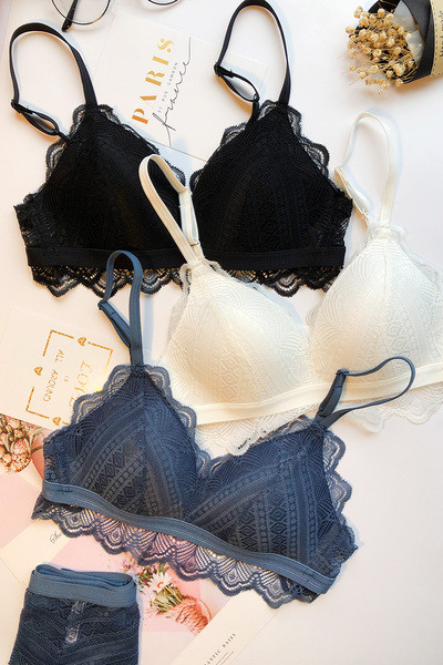 Női csipkekészlet háromszög alakú kupakkal