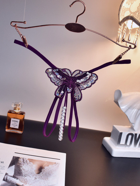 Női tangák új modellje pillangóval és gyöngyökkel