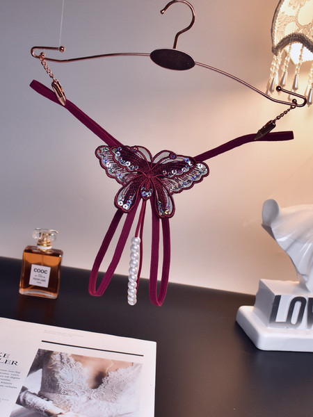 Női tangák új modellje pillangóval és gyöngyökkel