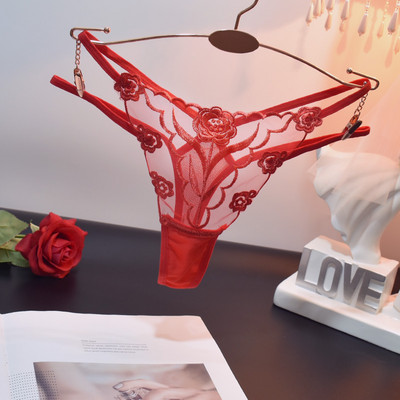 Διαφανή γυναικεία στρινγκ με κοψίματα και κεντήματα