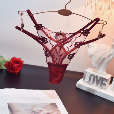 Διαφανή γυναικεία στρινγκ με κοψίματα και κεντήματα