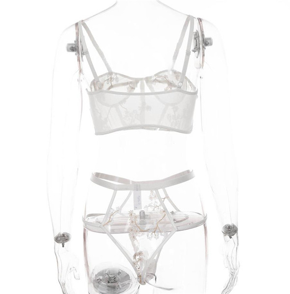 Γυναικείο σετ από διαφανές ύφασμα και κέντημα