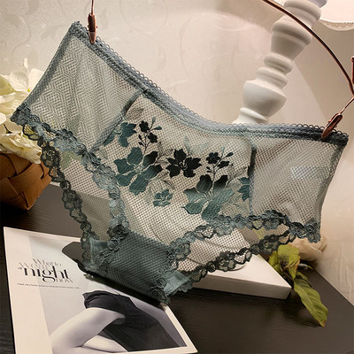 Átlátszó női bikini hímzett virágokkal és csipkével