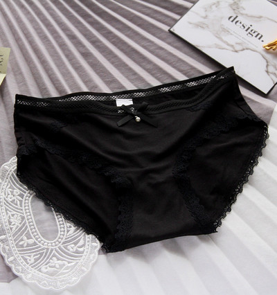 Varrat nélküli női bikini csipkével és szalaggal