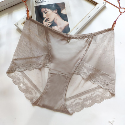 Intim fehérnemű normál derékkal és csipkével