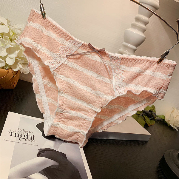 Csíkos női bikini csipkével