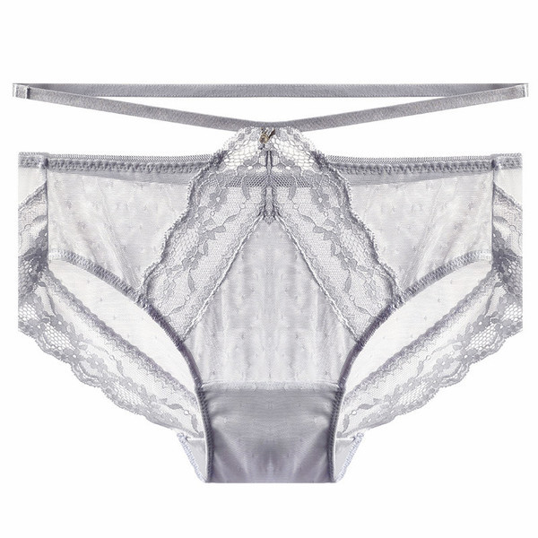 Modern fehérnemű csipkével