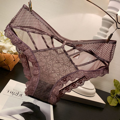 Női bikini kivágott résszel és csipkével