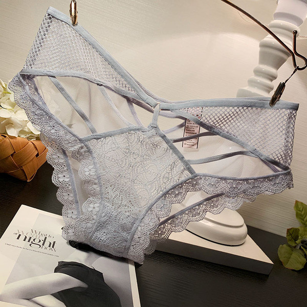 Női bikini kivágott résszel és csipkével