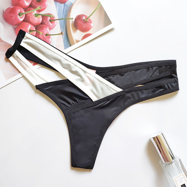 Γυναικεία στρινγκ δύο χρωμάτων με στάνταρ μέση