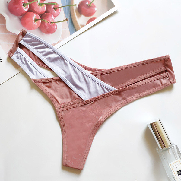 Γυναικεία στρινγκ δύο χρωμάτων με στάνταρ μέση